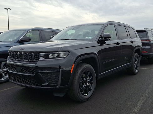 New 2026 Jeep Grand Cherokee L 4WD image 3