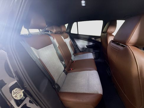 Used 2023 Volkswagen ID.4 Pro image 27