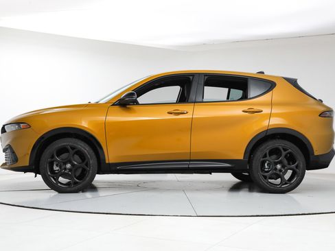 New 2026 Alfa Romeo Tonale Sprint w/ Black Premium Package AWD/4WD image 2