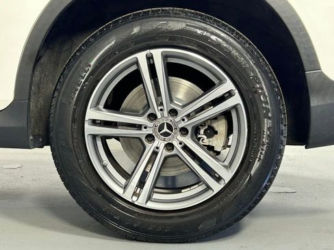 Used 2021 Mercedes-Benz GLC 300 4MATIC image 37