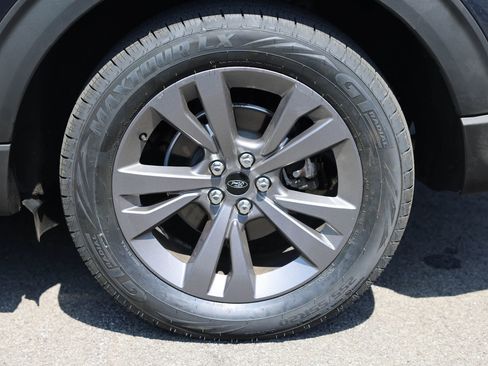 Used 2023 Ford Explorer XLT w/ Equipment Group 202A AWD/4WD image 29