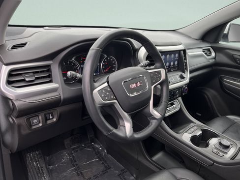 Used 2023 GMC Acadia SLT w/ Preferred Package image 17