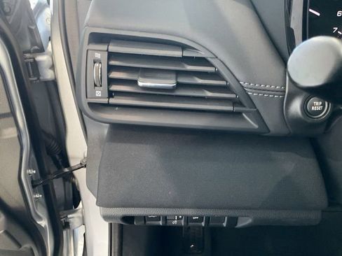 Used 2024 Subaru Outback Premium AWD/4WD image 9