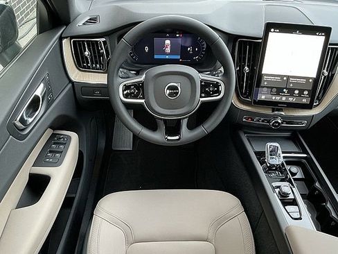 New 2026 Volvo XC60 B5 Plus w/ Climate Package image 5