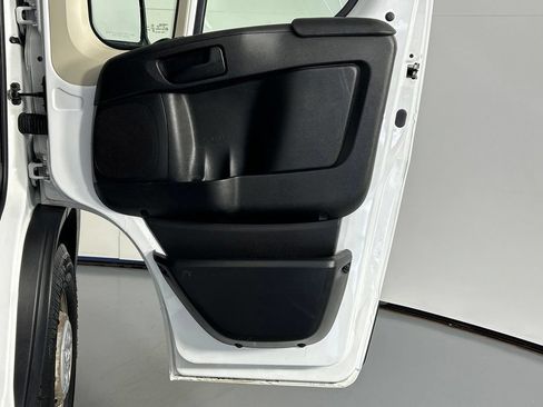 Used 2023 RAM ProMaster 2500 FWD image 9