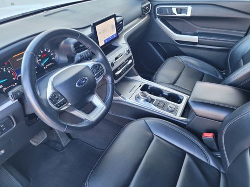 Used 2023 Ford Explorer XLT w/ Equipment Group 202A image 16