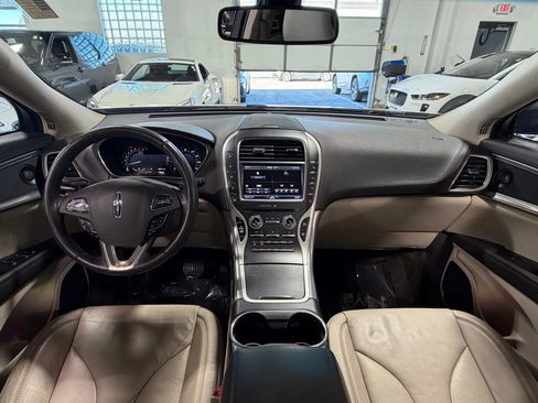 Used 2016 Lincoln MKX Reserve w/ Technology Package image 2