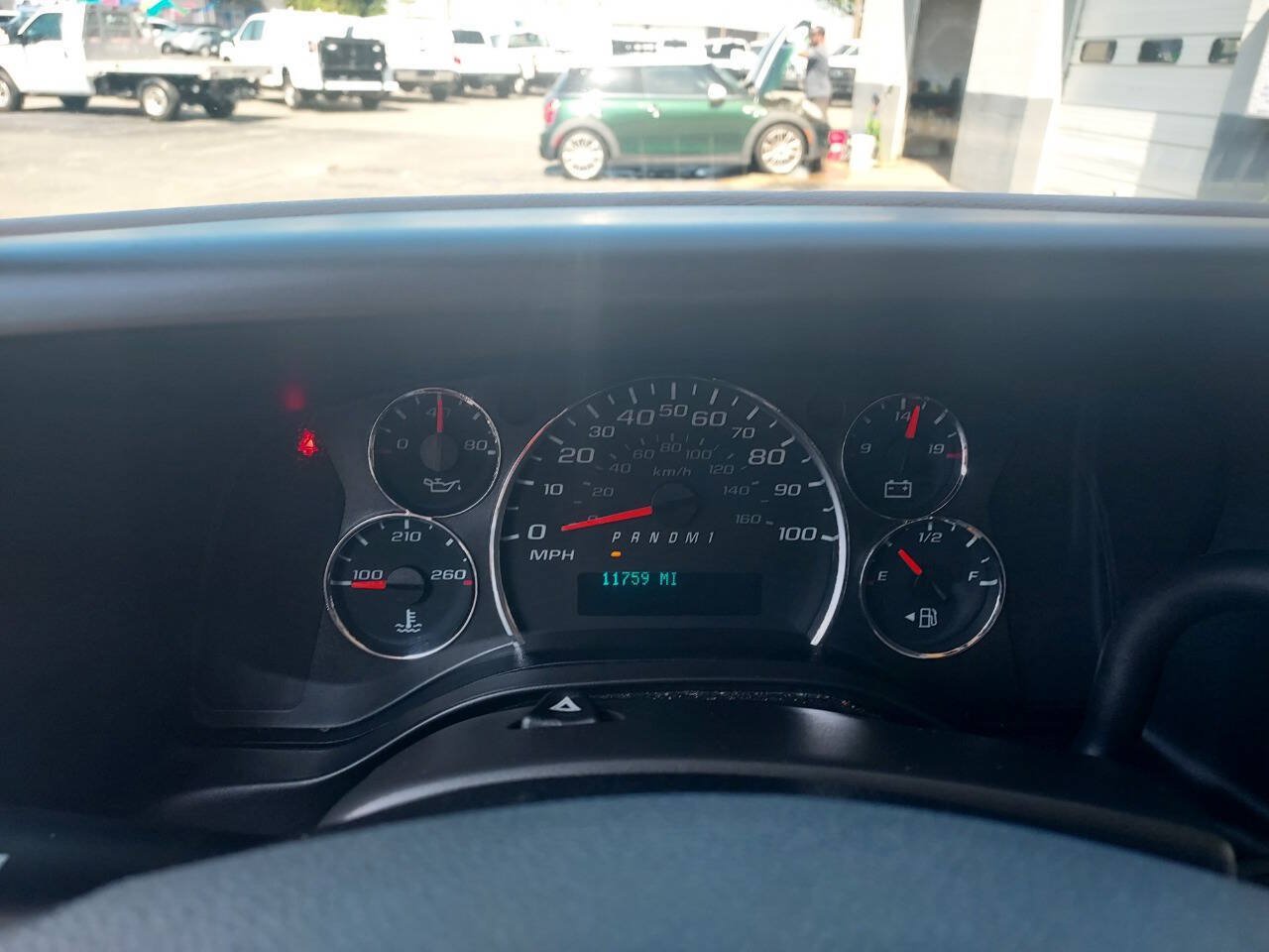 Used 2019 Chevrolet Express 3500 w/ Driver Convenience Package RWD image 9
