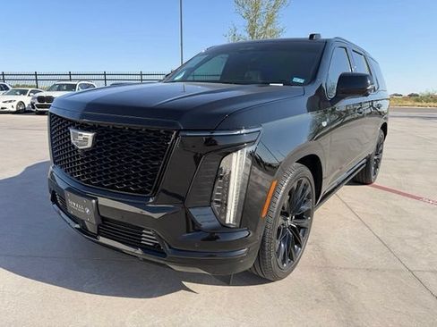 Used 2025 Cadillac Escalade Sport Platinum AWD/4WD image 1
