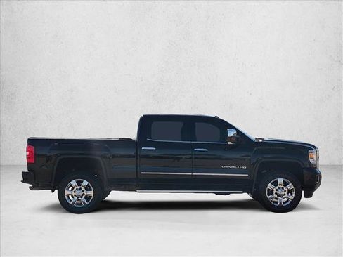 Used 2018 GMC Sierra 2500 Denali w/ Snow Plow Prep Package AWD/4WD image 4