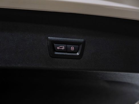 Used 2025 BMW X4 xDrive30i w/ Premium Package image 58