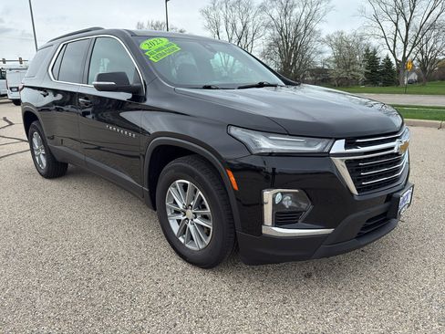 Used 2023 Chevrolet Traverse LT image 7