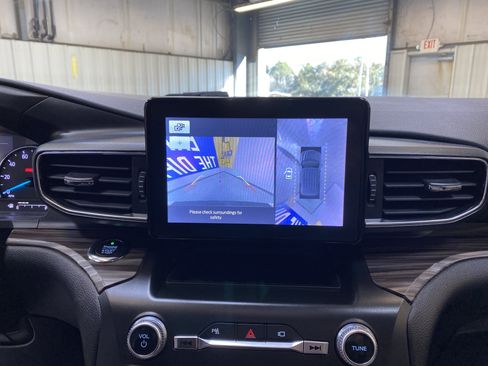 Used 2020 Ford Explorer Limited image 44