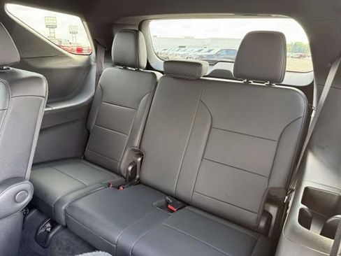 Used 2025 Chevrolet Traverse LT AWD/4WD image 15