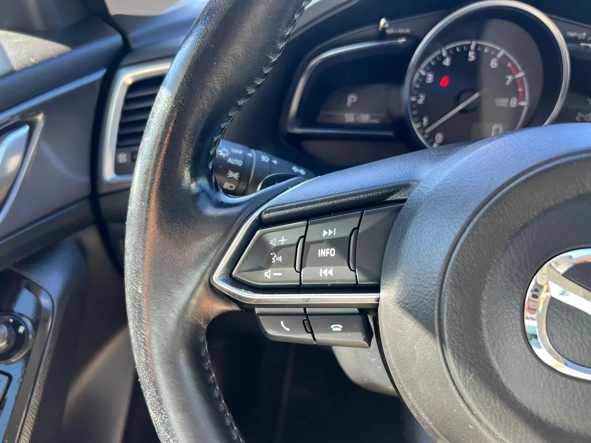 Used 2018 MAZDA MAZDA3 Grand Touring w/ Premium Equipment Package FWD image 20