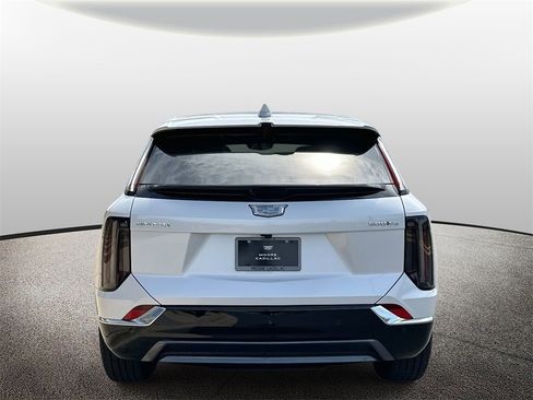 New 2025 Cadillac Optiq Luxury 1 image 3