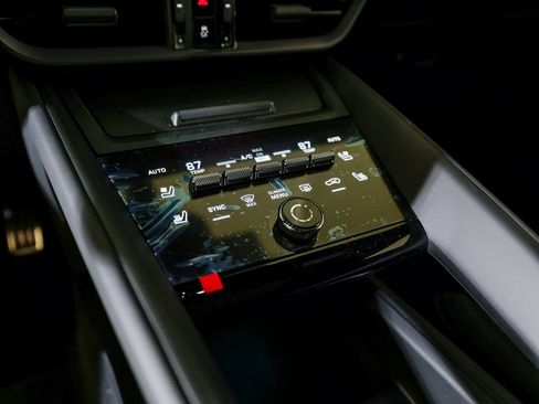 New 2026 Porsche Macan 4S Electric image 20