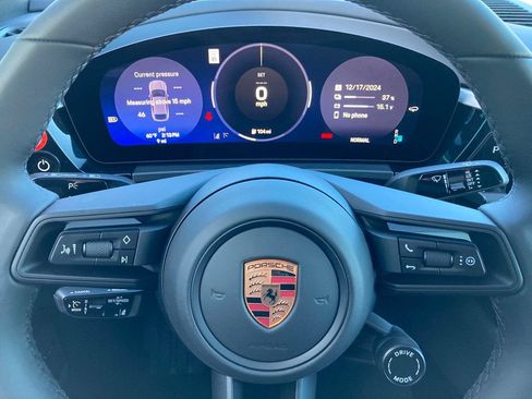 Used 2025 Porsche Macan 4S Electric AWD/4WD image 20