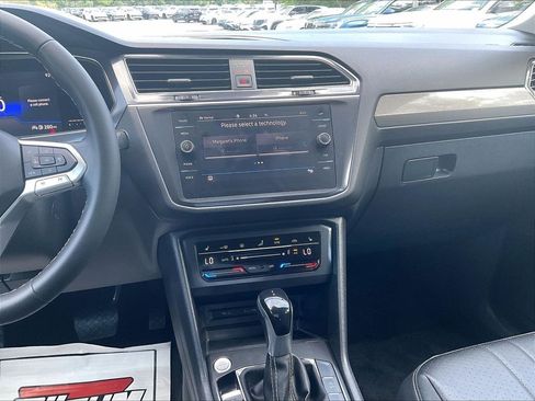 Used 2023 Volkswagen Tiguan SE AWD/4WD image 18