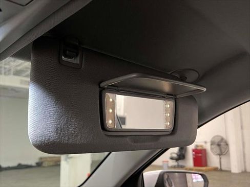 Certified 2023 GMC Terrain SLT image 32