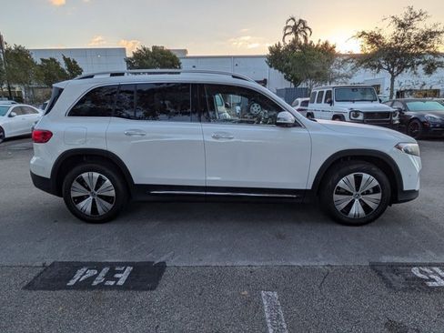 Used 2024 Mercedes-Benz EQB 300 4MATIC image 4