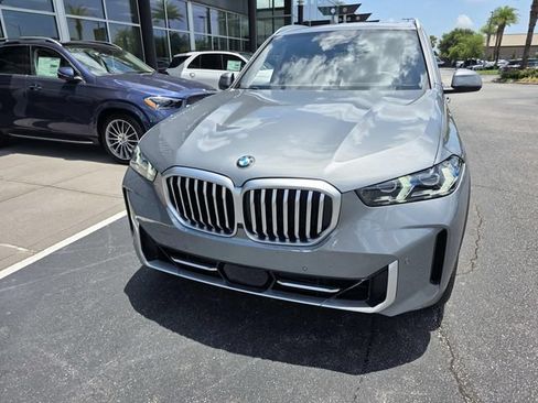 Used 2024 BMW X5 sDrive40i w/ Premium Package RWD image 3