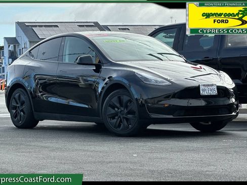 Used 2024 Tesla Model Y Long Range RWD image 1