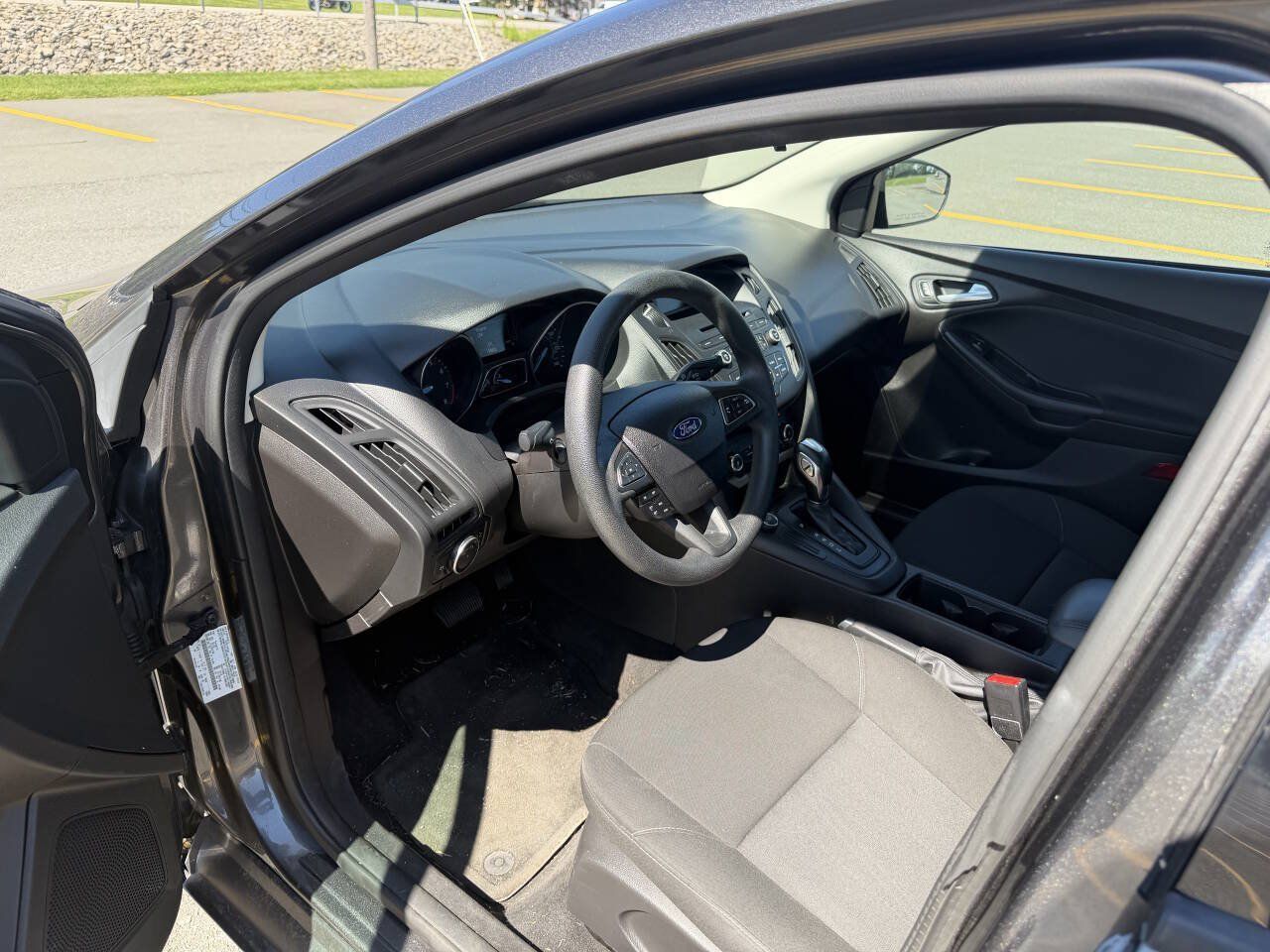 Used 2015 Ford Focus SE FWD image 9