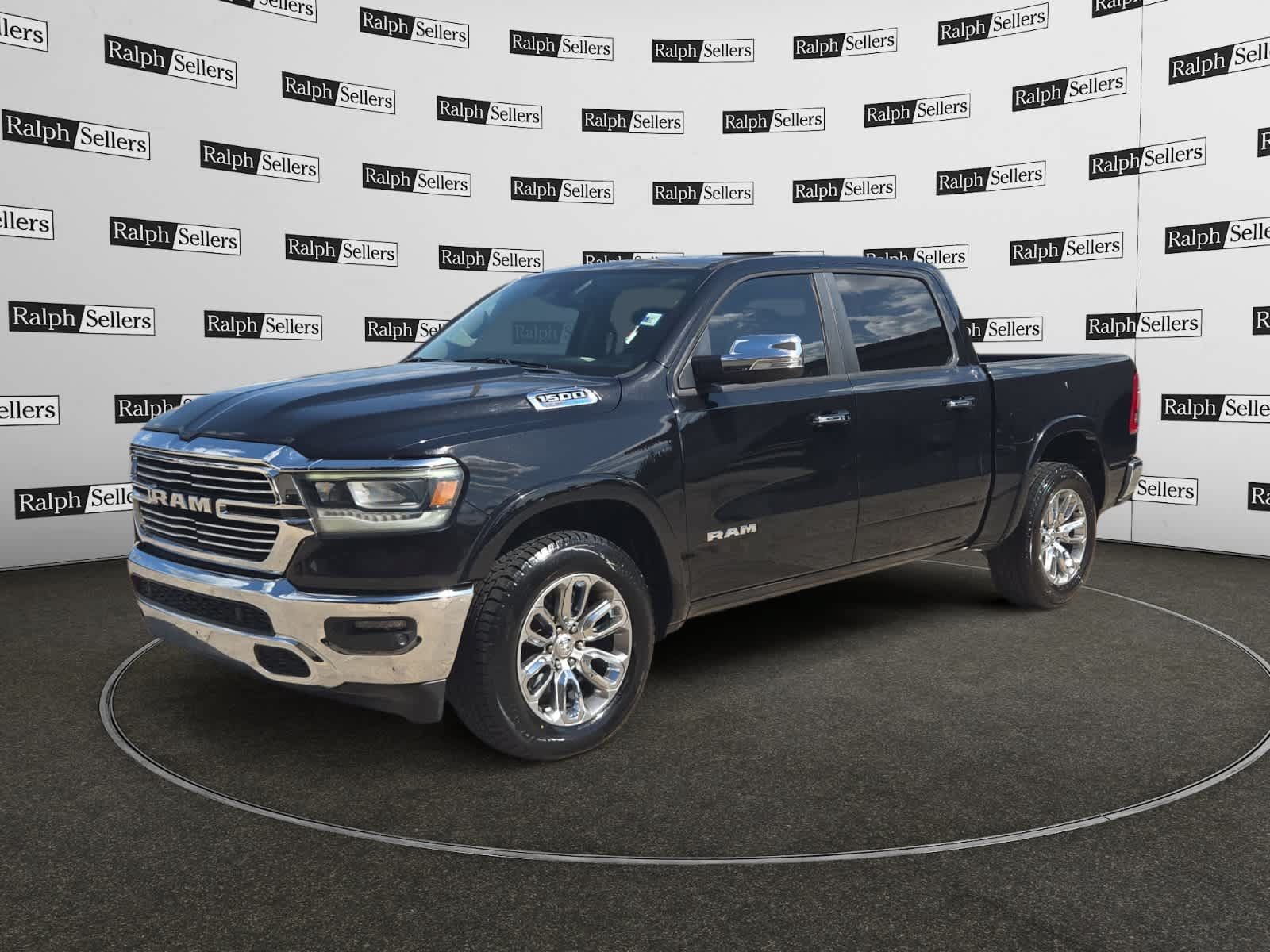 Used 2022 RAM 1500 Laramie AWD/4WD image 2