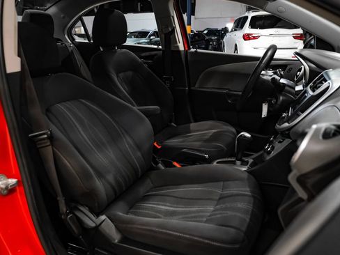 Used 2018 Chevrolet Sonic LT FWD image 32