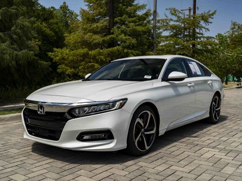 Used 2020 Honda Accord Sport image 4