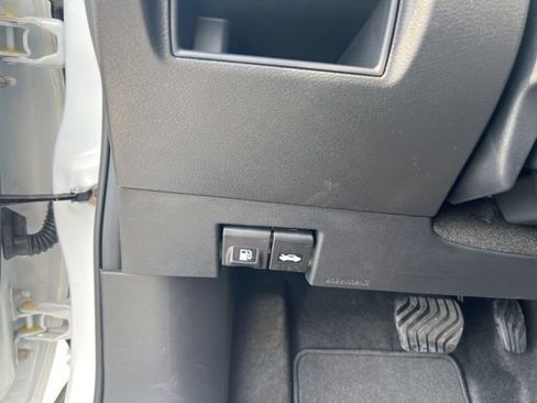 New 2025 Nissan Versa SV w/ Trunk Package image 23