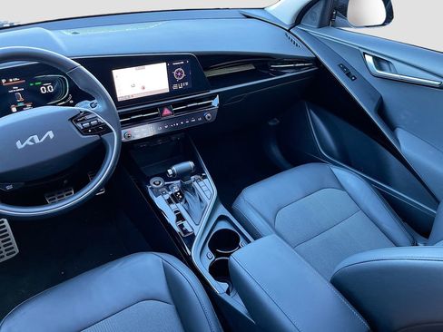 Certified 2023 Kia Niro EX Touring image 23
