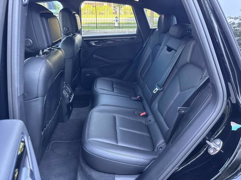 Used 2020 Porsche Macan S AWD/4WD image 14