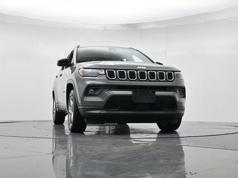 Used 2024 Jeep Compass Latitude AWD/4WD image 35