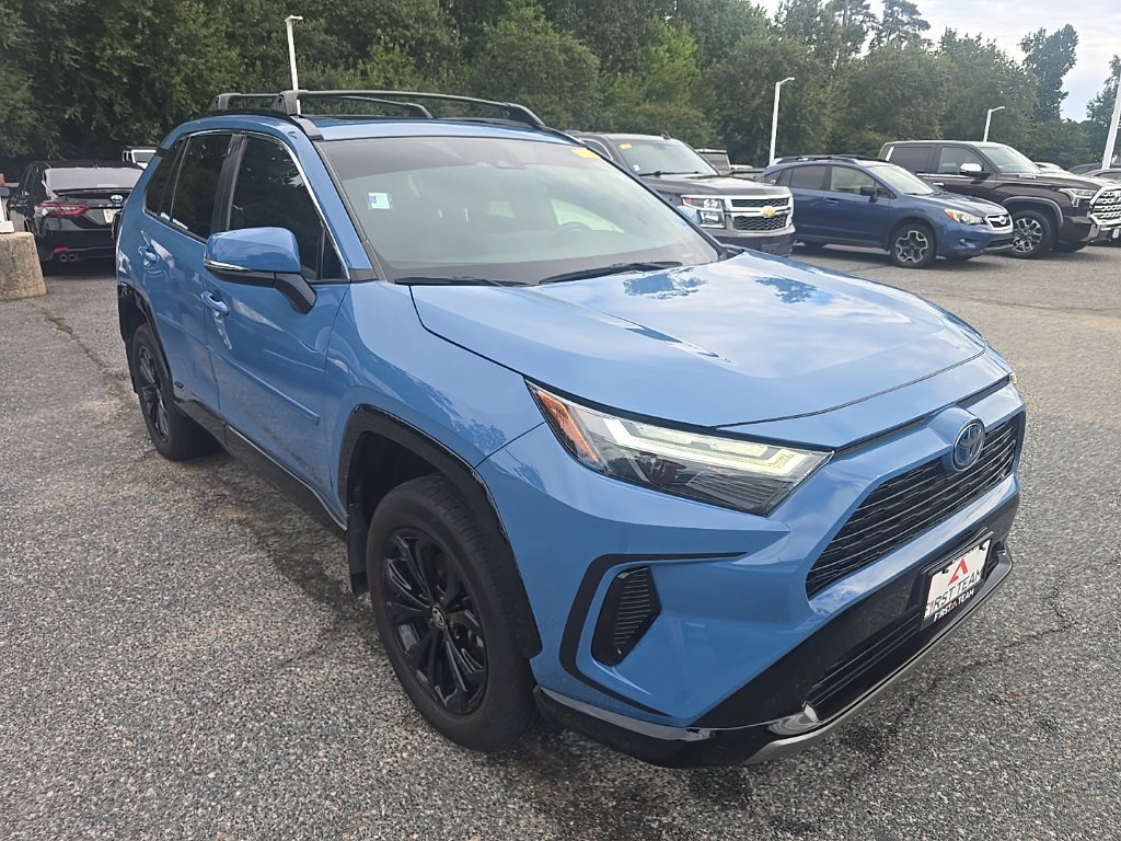 Used 2024 Toyota RAV4 SE w/ Convenience Package AWD/4WD image 3
