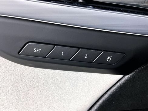 Used 2025 Buick Envision Avenir AWD/4WD image 35