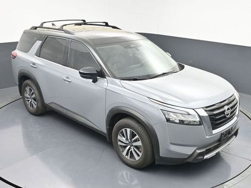 Used 2024 Nissan Pathfinder SL AWD/4WD image 29