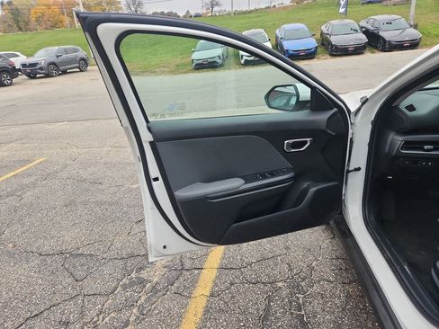 New 2025 Kia K4 LX image 15