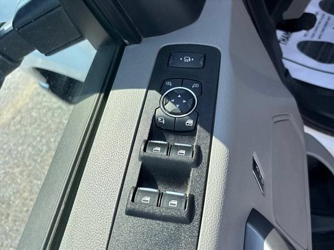 Used 2021 Ford F250 XLT w/ XLT Premium Package AWD/4WD image 26