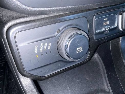Used 2023 Jeep Renegade Limited AWD/4WD image 24