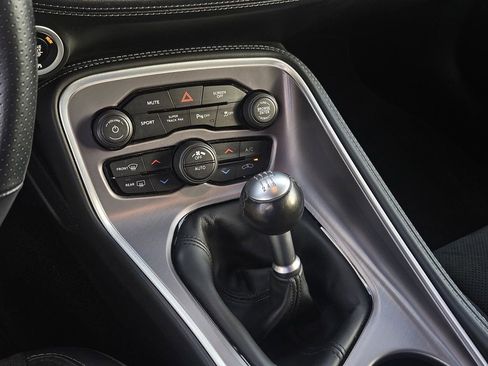 Used 2022 Dodge Challenger R/T w/ Plus Package image 18