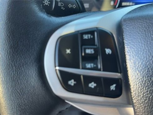 Certified 2022 Ford Explorer XLT w/ Equipment Group 202A image 17