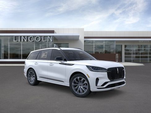New 2026 Lincoln Aviator AWD w/ Jet Appearance Package image 7