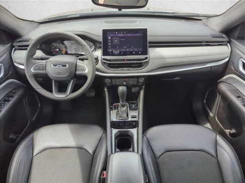 Used 2024 Jeep Compass Latitude AWD/4WD image 18