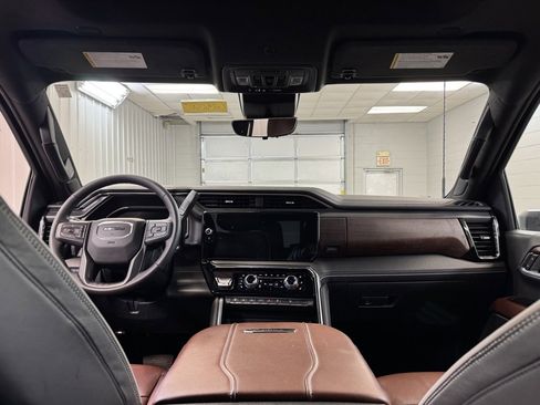 Used 2024 GMC Sierra 2500 Denali Ultimate image 21