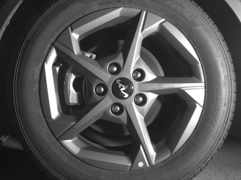 Used 2025 Kia K4 LXS image 12