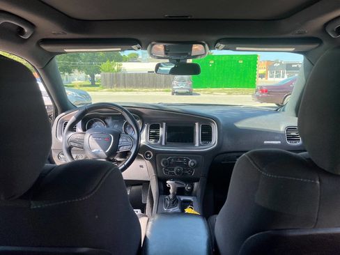 Used 2019 Dodge Charger SXT image 21