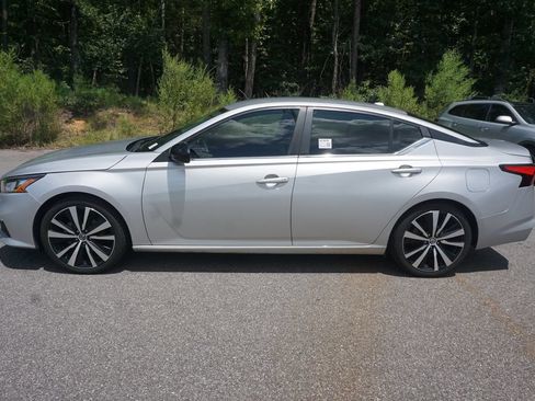 Used 2019 Nissan Altima 2.5 SR FWD image 16