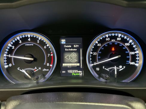 Used 2018 Toyota Highlander Limited AWD/4WD image 13